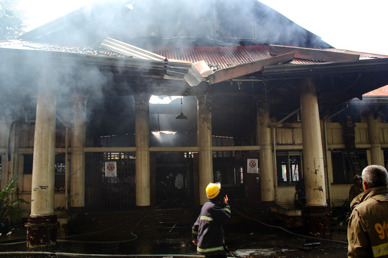 Two hours after the fire breaks out at the Davao Mental Hospital Wednesday, the Bureau of Fire Protection declared “fire under control.”  (davaotoday.com photo by Ace R. Morandante)