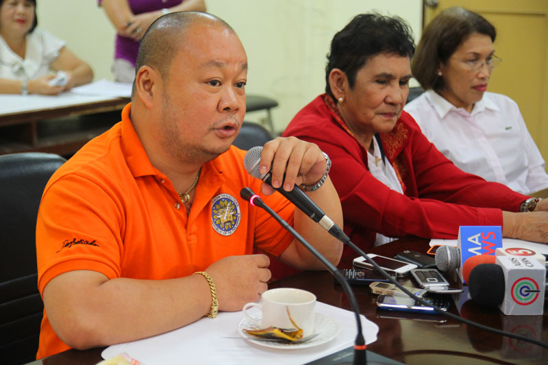 Comelec-XI Director Wilfred Jay Balisado apologizes for lawyer Aimee Ferolino-Ampoloquio’s behalf Thursday in Davao City, saying the statement she made against the teachers was unfortunate “and we are sorry for that.”  (davaotoday.com photo by Ace R. Morandante)