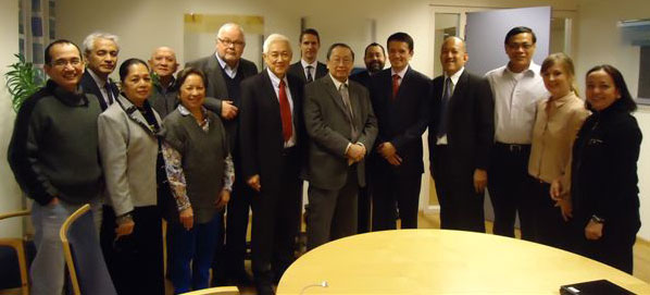 Special Representatives of the NDFP and GPH together with their respective consultants and personnel, and officials of the Royal Norwegian Government after the December 17-18,2012 meeting in the Hague, the Netherlands.  (contributed photo by the NDFP International Information Office) 
