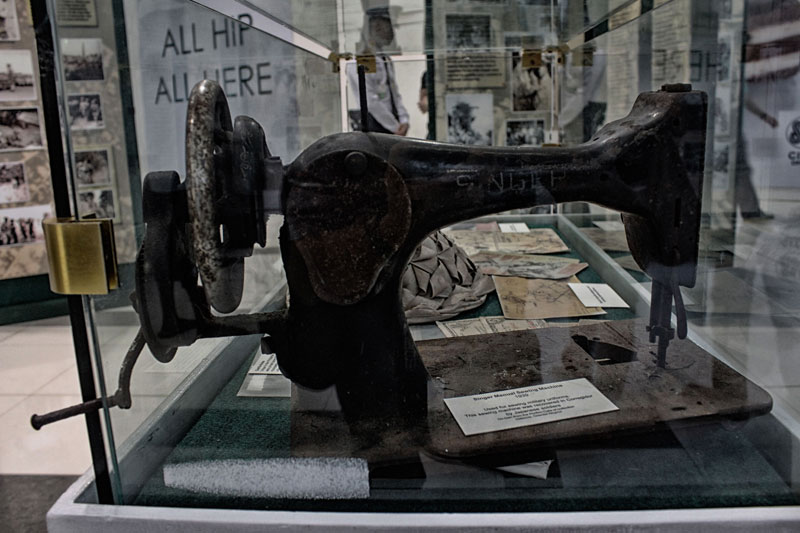 ANTIQUE.  This 1939 model of a manual sewing machine which was used to sew military uniforms during the Second World War is displayed at an exhibit dubbed “War of our Fathers” in SM Ecoland, Davao City.  The exhibit runs until the Independence Day celebration on June 12.  (davaotoday.com photo by Medel V. Hernani)