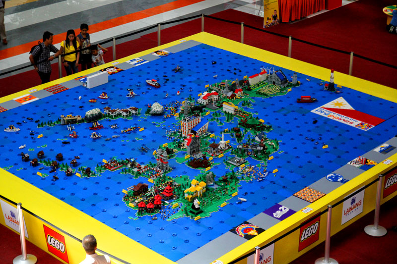 LEGOMANIA.  A huge Philippine map created using 50,000 Lego blocks is displayed at the SM Lanang in Davao City.  It showcased the country’s various destinations which the young and young-at-heart will surely appreciate.  (davaotoday.com photo by Ace R. Morandante)