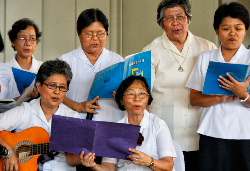 SISTER ACT Missionaries of the Assumption entertain friends, faculty and students with a song to celebrate their 25th founding anniversary. The congregation is known for its thrust in transformative education and evangelization for the poor by joining rallies and social causes. (davaotoday.com photo by Medel V. Hernani)