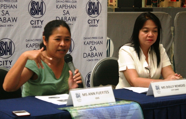 LUNHAW AWARDS LAUNCHED Ann Fuertes of the Interface Development Interventions (IDIS) and Dolly Remojo of the City Enviroment and Natural Resources Office (CENRO) announced during Monday’s Kapehan sa SM the launching of the second Lunhaw Awards, the city’s annual recognition of individuals and groups practicing “green lifestyle” such as organic farming, watershed management and waste-cycling. (davaotoday.com photo by Medel V. Hernani)