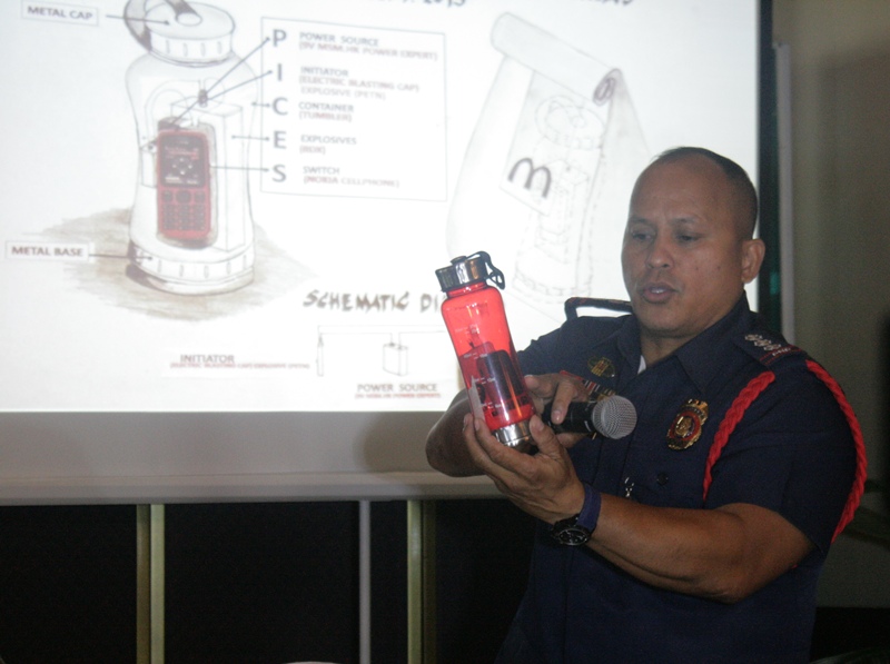 Davao City Police Chief Superintendent Ronald dela Rosa presents to media a model explosive hidden in a tumbler similar to the ones used in SM and Gaisano Mall Cinemas’ blasts.  No casualties were reported on the blasts, as police are now on the search for two bomb suspects who were identified through CCTV. (davaotoday.com photo by Medel V. Hernani)