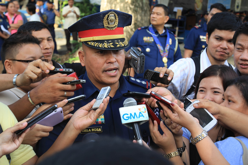 FAREWELL, ‘BATO’ DELA ROSA Outgoing Davao City Police Chief Ronald dela Rosa bids reporters goodbye during the turnover rites on Friday as his next assignment will be in Camp Crame, Manila as he will head the police department’s intelligence unit. (davaotoday.com photo by Ace R. Morandante)