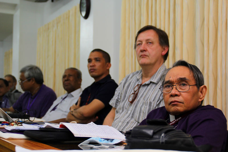 BISHOPS FORUM ON U.S. INTERVENTIONISM Bishop Elmber Bolocon (right), executive secretary of the Ecumenical Bishops Forum (EBF) is joined by fellow bishops and priests of various denominations from six countries at the EBF "Conference on United States Intervention in the Affairs of Sovereign Nations" held this week at RVM Retreat House in Davao. The conference aims to draw churches' response for peace amidst threats of US military and economic interventionism. (Ace R. Morandante/ davaotoday.com) 