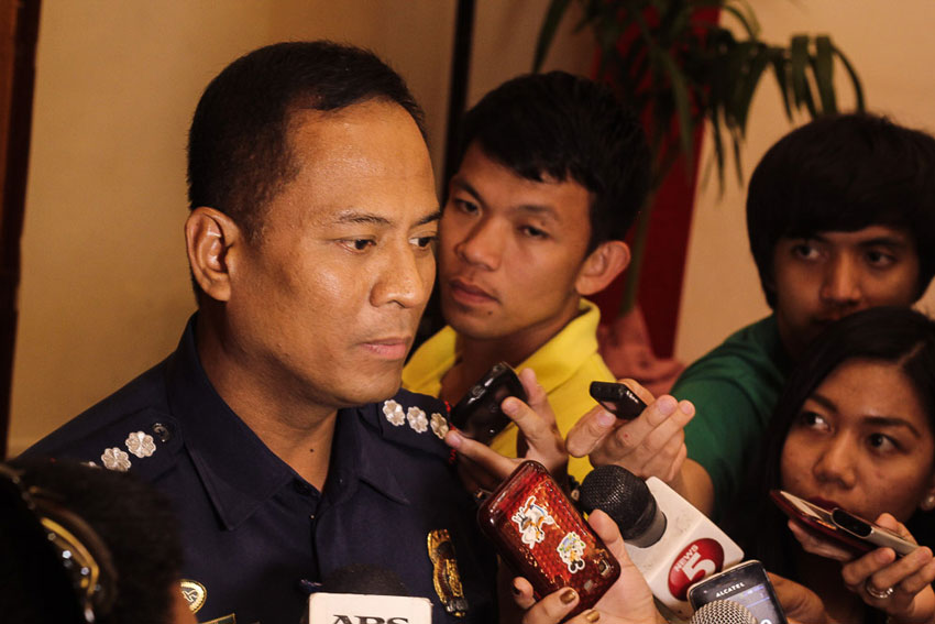 Davao City Police Chief Superintendent Vicente Danao apologizes to media groups who criticized him for berating three news reporters who were covering the  police's murder probe.