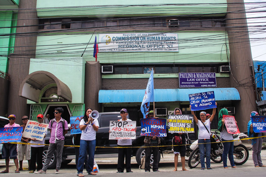 Karaptan Southern Mindanao staged a rally in front of the Commission on Human Rights office along Quimpo, Boulevard. The group slammed the commission for failing to solve human rights abuses allegedly committed by the Armed Forces of the Philippines.