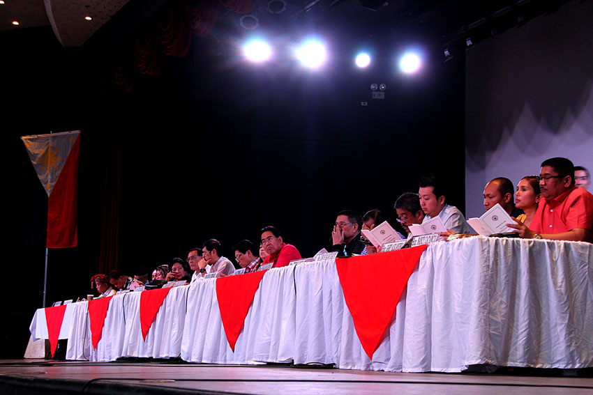 Members of the Adhoc Committee on the Bangsamoro Basic Law, together with multisectoral organizations, hold the 28th public hearing and consultation on the House Bill No. 4994 held at the CAP auditorium Thursday. (Ace R. Morandante/davaotoday.com)