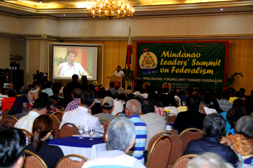 ON FEDERALISM. Davao City Mayor Rodrigo Duterte speaks about the need for Federalism during the 1st Mindanao Leaders' Summit on Federalism in Davao City. Officials from all over the country participated in the summit. (Ace R. Morandante/davaotoday.com) 