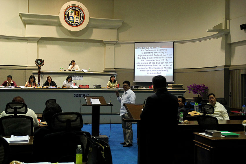 Councilor Elias Lopez opposed the approval of the 600 million Suplemental Budget No.1 (SB1) for 2015 and questioned the planned purchased of garbage bin while the City Environment Office did not educate the people on how to handle the garbage bin. Majority of the council voted for the SB1. (Ace R. Morandante/davaotoday.com) 