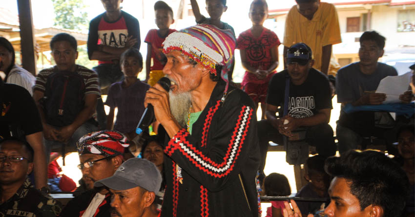 STEADFAST. Datu Boy "Mansuladlad" Amado, council adviser of tribal group, Tagdumahan, in Agusan, narrates his tribe's experience in Barangay Balit's militarized communities during the dialogue attended by local government and military officials on Wednesday morning at the barangay hall of Balit, San Luis, Agusan del Sur.(Contributed photo by Kalumbay, Northern Mindanao)