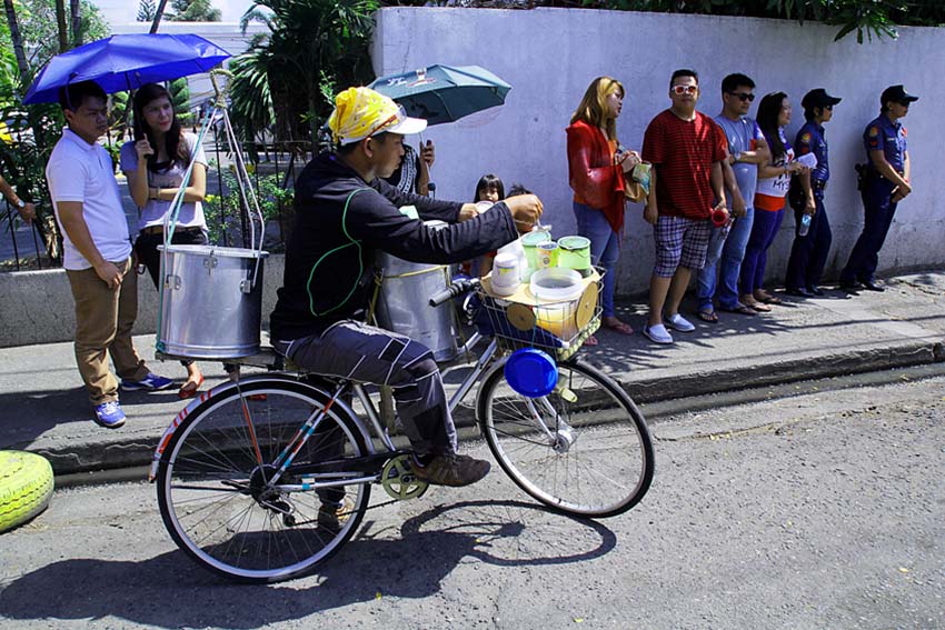 Taho is a bestseller during holidays like the celebration of the 78th Araw ng Davao. (Ace R. Morandante/davaotoday.com)