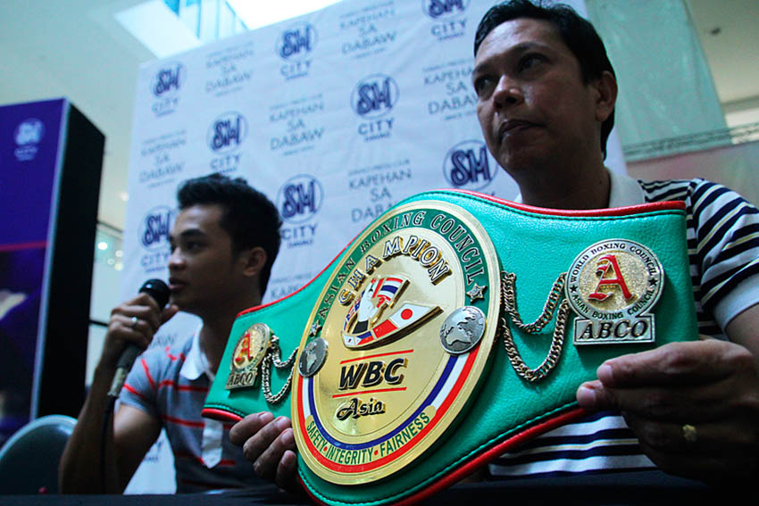 John Vincent Moralde, a WBC Asian featherweight title holder, hails from Buhangin, Davao City. Moralde won in a unanimous decision last March 14 this year against Australian Braydon Smith who died after the game. (Ace R. Morandante/davaotoday.com)