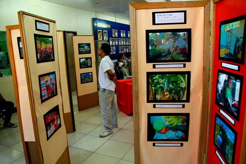 On the 35th year of Kilusang Mayo Uno (May First Movement) the group holds an exhibit displaying various images of the working class' struggle in Southern Mindanao in Sanguniang Panglungsod. The exhibit is now open to the public until May 9. (Ace R. Morandante/davaotoday.com)