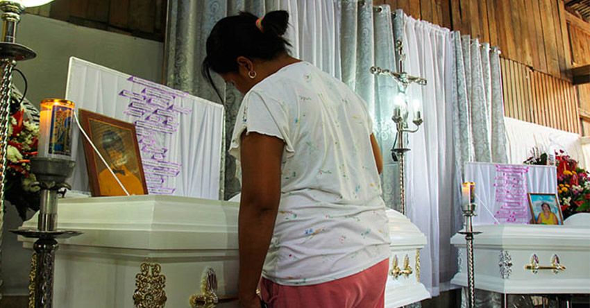 One of the eight children of Teresita and Reynaldo Martir, cries in grief after her parents were killed by an identified member of the Citizens Armed Forces Geographical Unit (Cafgu), Panggong Masaluon, on Black Saturday in Sitio Patel, Brgy Gupitan, Kapalong, Davao del Norte. (Ace R. Morandante/davaotoday.com)