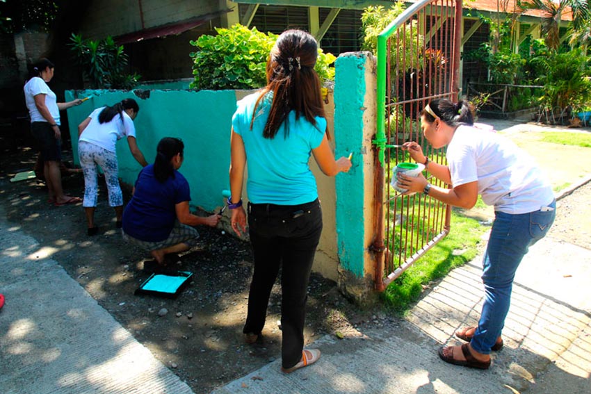 Grade 1 teachers of Kapitan Tomas Monteverde Senior Central Elementary School in Davao City paint the walls in preparation  for the new school year starting June 1. (Ace R. Morandante/davaotoday.com)