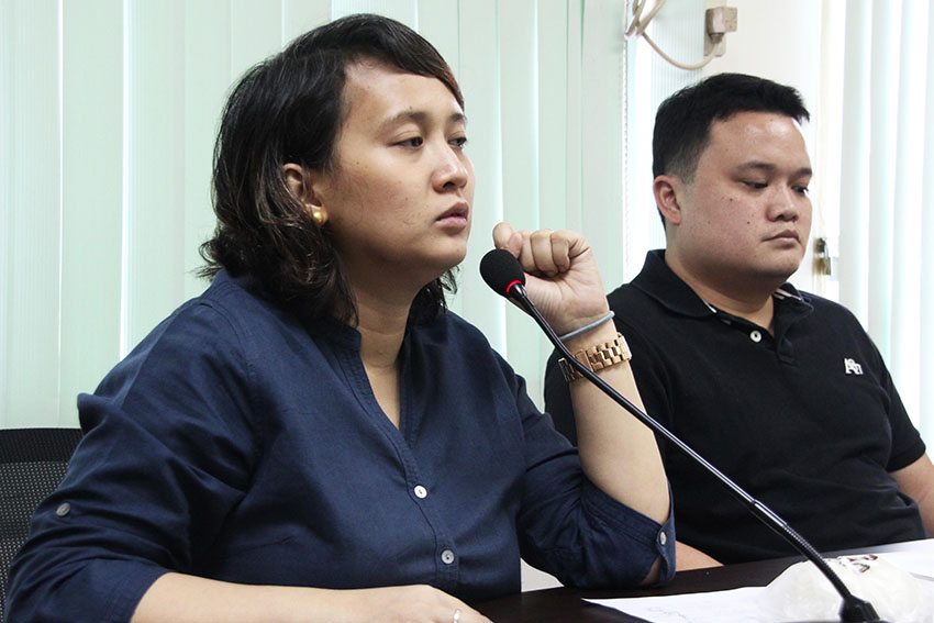 Committee on Human Rights vice chairperson and councilor Leah Librado-Yap asks the police who investigated the strafing incident in Paradise Embac, Paquibato District, Davao City last June 14, why they only arrived at about noon of the next day to investigate. Beside her is Councilor Karlo S. Bello, committee chairman during the hearing held on Wednesday. (Medel Hernani/davaotoday.com)