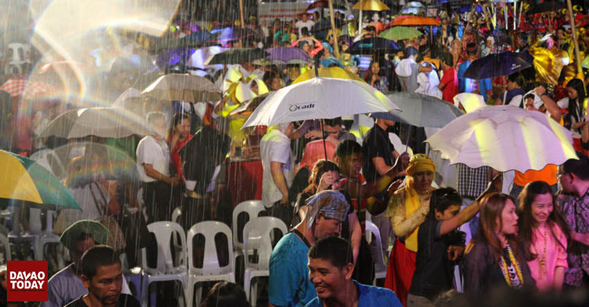 RAINY KADAYAWAN. The opening ceremonies for the 30th Kadayawan Festival in Davao City was cut short due to heavy rains. (Ace R. Morandante/davaotoday.com)