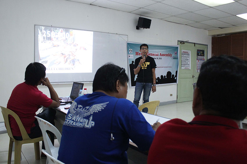 Male advocates for the protection of women and children's rights gather Thursday at the Sangguniang Panlunsod building for a general assembly. The gathering was joined by representatives from seven barangays in Davao City. (Medel V. Hernani/davaotoday.com)