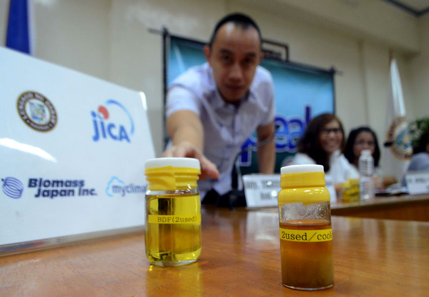 BIODIESEL. Atty. Tristan Dwight P. Domingo, Assistant City Administrator shows samples of a biodiesel fuel oil processed from used cooking oil. The Biodiesel fuel can power vehicle and generators and any diesel engine. (Ace R. Morandante/davaotoday.com)