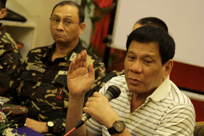 THIRD PARTY FACILITATOR. Mayor Rodrigo Duterte will claim the P25,000 from the New People's Army that has been taken from Loreto, Agusan del Sur Mayor Dario Otaza and his son Daryl who the NPA sentenced to death last October 19 in Butuan City. Duterte said he will possibly claim the money next week together with the two Army soldiers taken by the NPAs as Prisoners of War. (Ace R. Morandante/davaotoday.com)