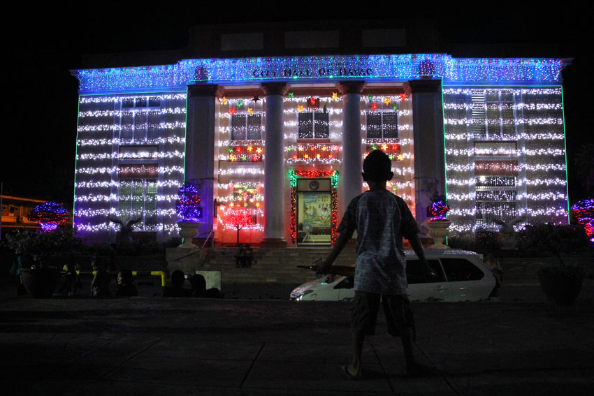 A child enjoys watching the Christmas lights in the CIty Hall of Davao. The city lightings is part of the Pasko Fiesta celebration of the local government unit. (Ace R. Morandante/davaotoday.com)