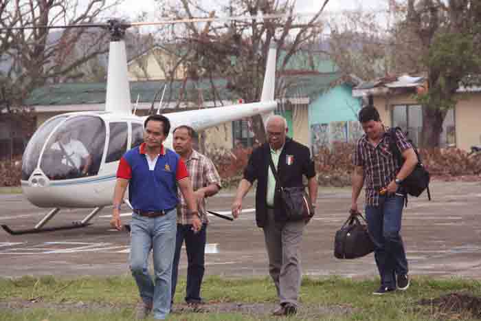 Bulan Councilor Cris Gotladera, PDP-Laban Provincial Chairman (left) warmly receives staff of Davao City mayor Rodrigo Duterte, who will assist the distribution of financial assistance for Sorsogon LGU’s affected by typhoon Nona. PHOTO BY ANGEL AYALA / BICOLTODAY.COM Exclusive