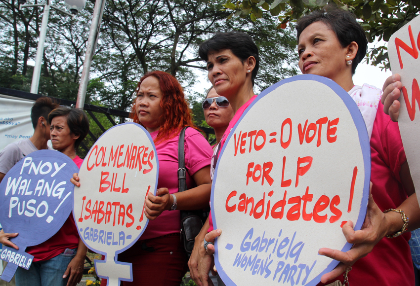 WOMEN from various sectors say President Benigno Aquino III's veto on the bill seeking P2,000 pension increase of SSS members will not be good for the Liberal Party candidates this coming elections. The group protested in front of the Social Security System office in Bajada, Davao City on Tuesday.(Ace R. Morandante/davaotoday.com)