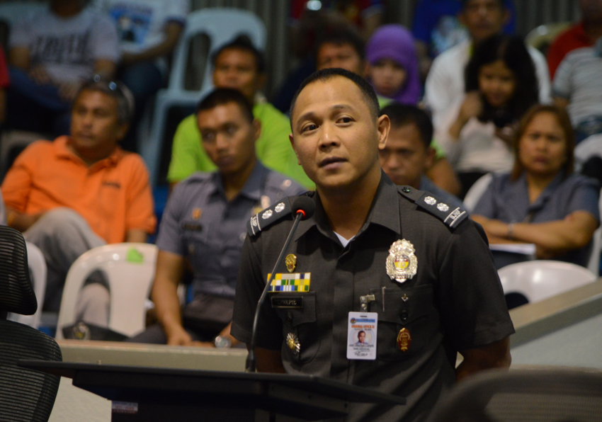 Jail Superintendent Jonathan Ignacio Lavapie, the newly assigned warden in Davao City, makes a courtesy visit at the Sanguniang Panlungsod regular session, Tuesday. Lavapie said that he will do his best to eradicate all illegal contraband and drug trade inside the city jail.(Ace R. Morandante/davaotoday.com)