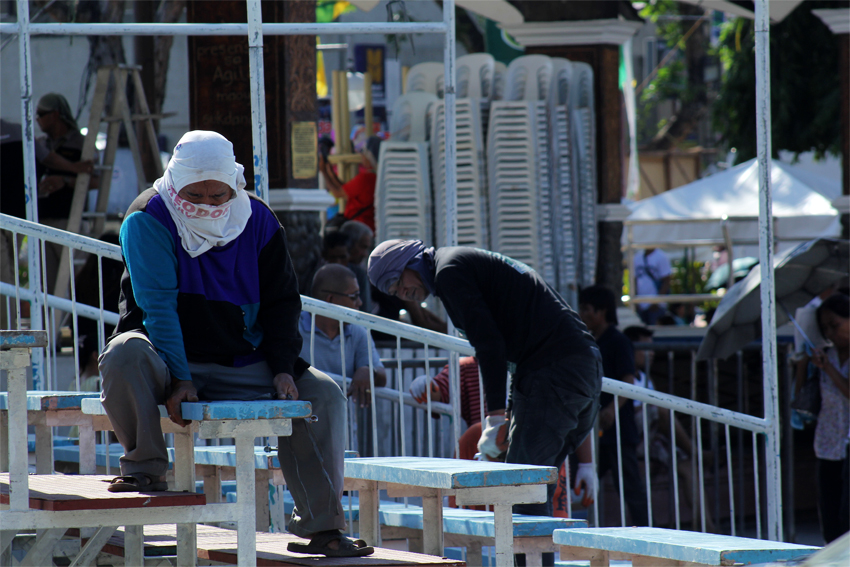 Workers build benches for people to witness the 79th Araw ng Davao celebration in full view on Wednesday, March 16. (Ace R. Morandante/davaotoday.com)