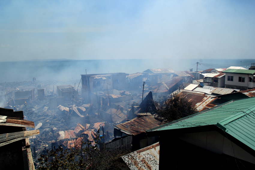 The Bureau of Fire Protection estimates that the fire damaged at least 45 houses in Barangay 31-D, Davao City. (Ace R. Morandante/davaotoday.com)