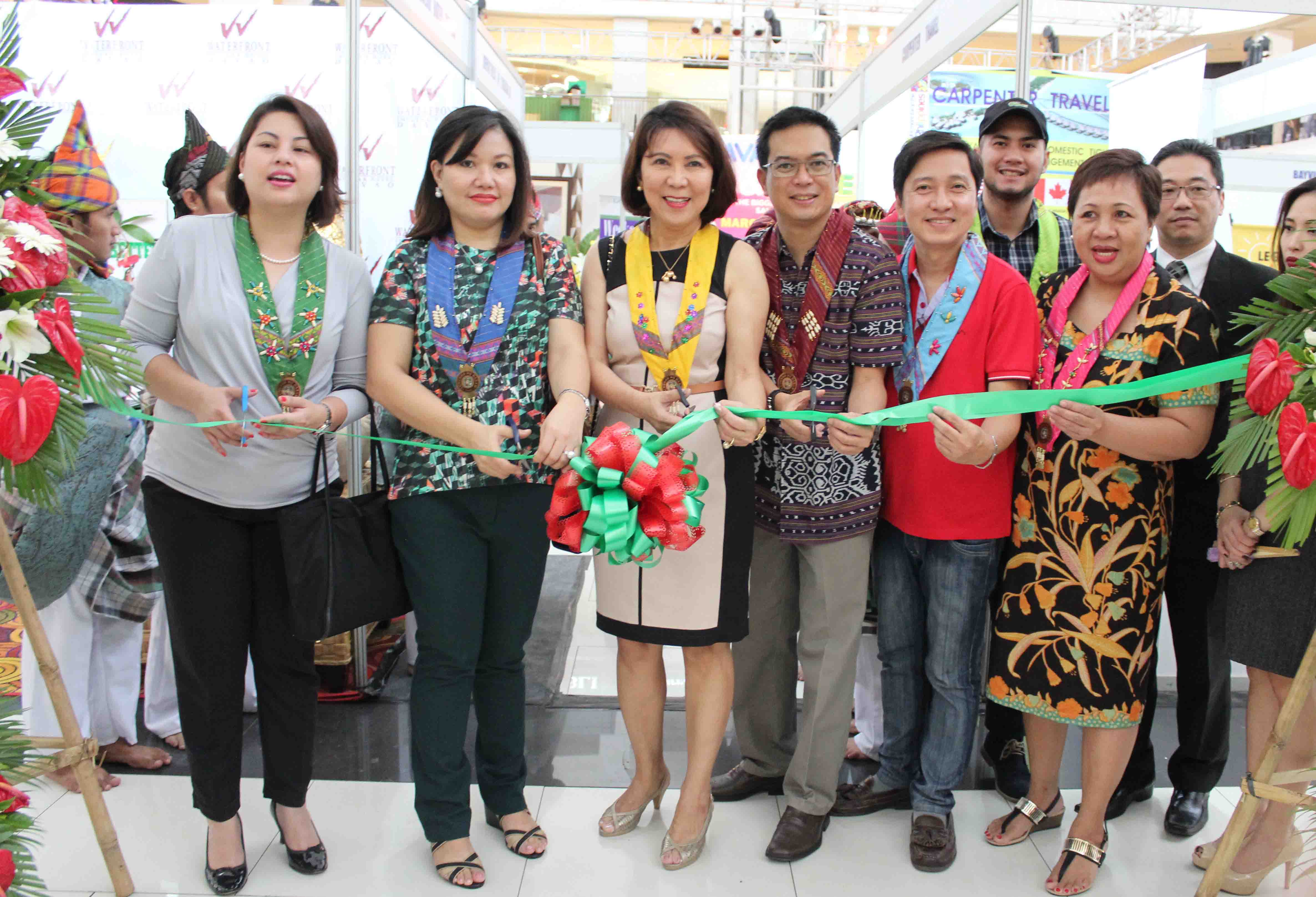 TRAVEL AND TRADE SHOW. The 3rd National Association of Independent Travel Agencies Travel and Trade Show is open at the ground floor of  Abreeza Mall along J.P. Laurel, Bajada, Davao City from March 13-15. From left: Lisette Marques, OIC of the Davao City Tourism Operations Office; Honeylet Avanceña, common-law wife of City Mayor Rodrigo Duterte; Wanda Tulfo Teo, national chairman of NAITAS; Roberto Alabado III, regional director of the Department of Tourism; Gilbert Alvarez, president of NAITAS Davao, Riza Canda, member of the NAITAS Board of Trustee, and Norazman Chung, General Manager of the Berjaya Hotel. (Medel V. Hernani/davaotoday.com)