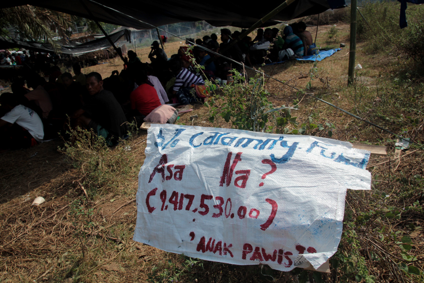 WHERE IS THE CALAMITY FUND? Farmers questions the government where is the P9,417,530,00 calamity fund for Region 12. (Ace R. Morandante/davaotoday.com)