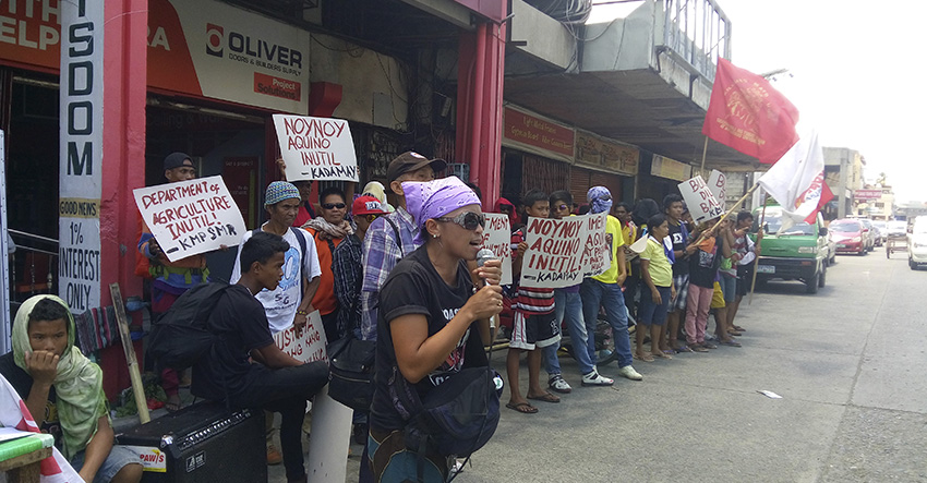 SOLIDARITY PROTEST. Farmers and Support groups from southern mindanao assembled at the Department of Agriculture region XI callingfor food and justice for the Kidapawan incident victims.