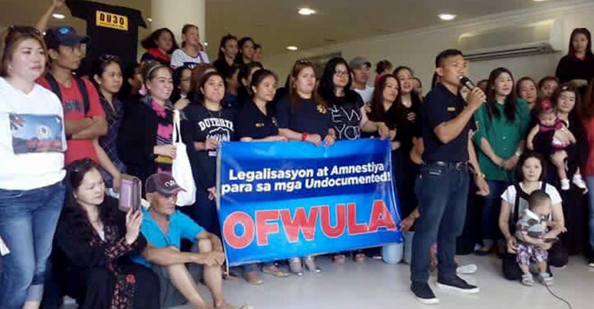 Filipino migrant workers gather in Riyadh, Saudi Arabia on Friday, May 20, 2016 to ask help from incoming President Rodrigo Duterte. (Photo by John Leonard Monterona)