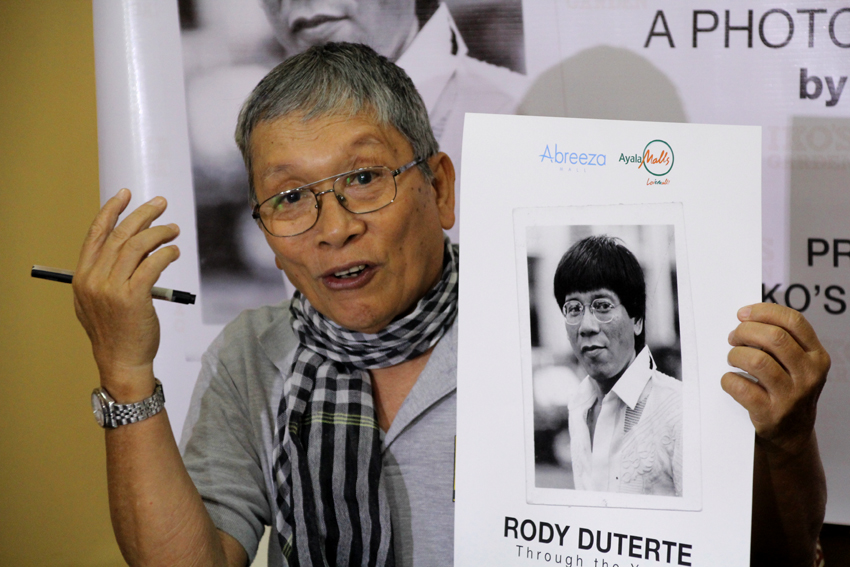 THROUGH THE YEARS. Veteran photojournalist Rene Lumawag shows a photo of incoming President Rodrigo Duterte which is among the photos that will be shown in his exhibit called "Through the Years". The photo exhibit will open on June 23 at 4:00 pm at the Abreeza Mall in Davao City. (Ace R. Morandante/davaotoday.com) 