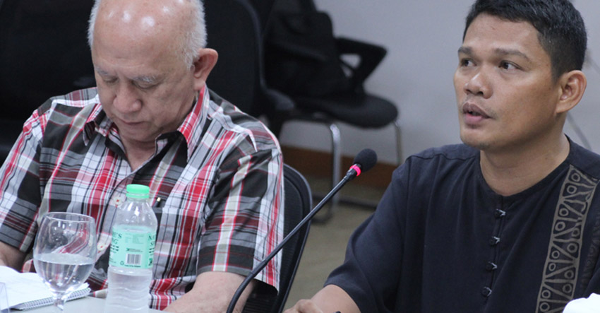 Fr. Christopher Ablon (right) of the Iglesia Filipina Independiente sits with National Democratic Front spokesman Fidel Agcaoili during a press briefing in Ateneo de Davao University on Wednesday, June 8. (Ace R. Morandante/davaotoday.com)