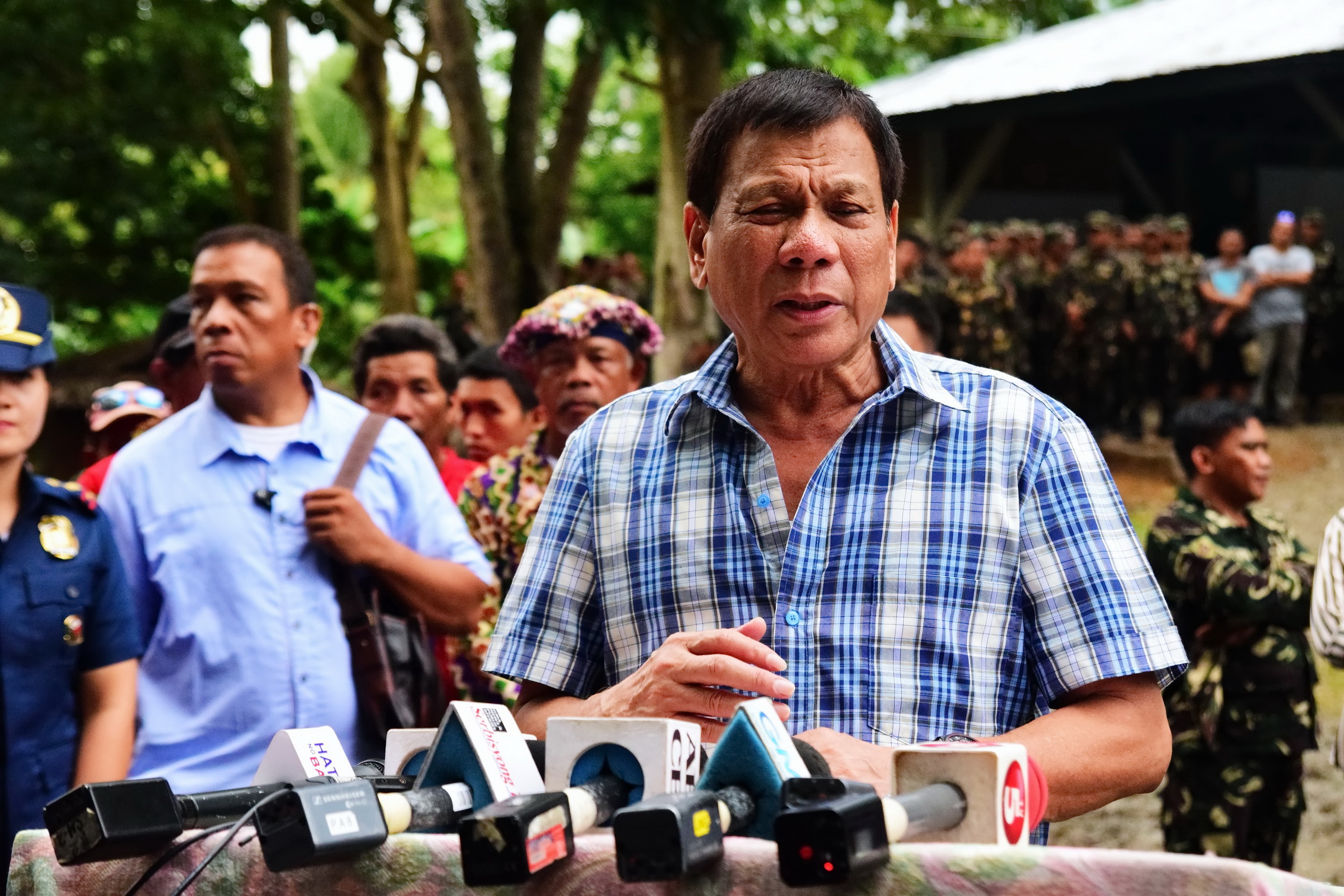 DEADLINE. President Rodrigo R. Duterte announces during his visit at Camp Morgia in Doña Andrea, Asuncion, Davao del Norte on Friday, July 29, 2016 that the New People’s Army only has until 5:00 p.m. of July 30, Saturday to declare a ceasefire from their side. Otherwise, Duterte will lift the Unilateral Ceasefire he has declared during his first State of the Nation Address. RENE LUMAWAG/PPD