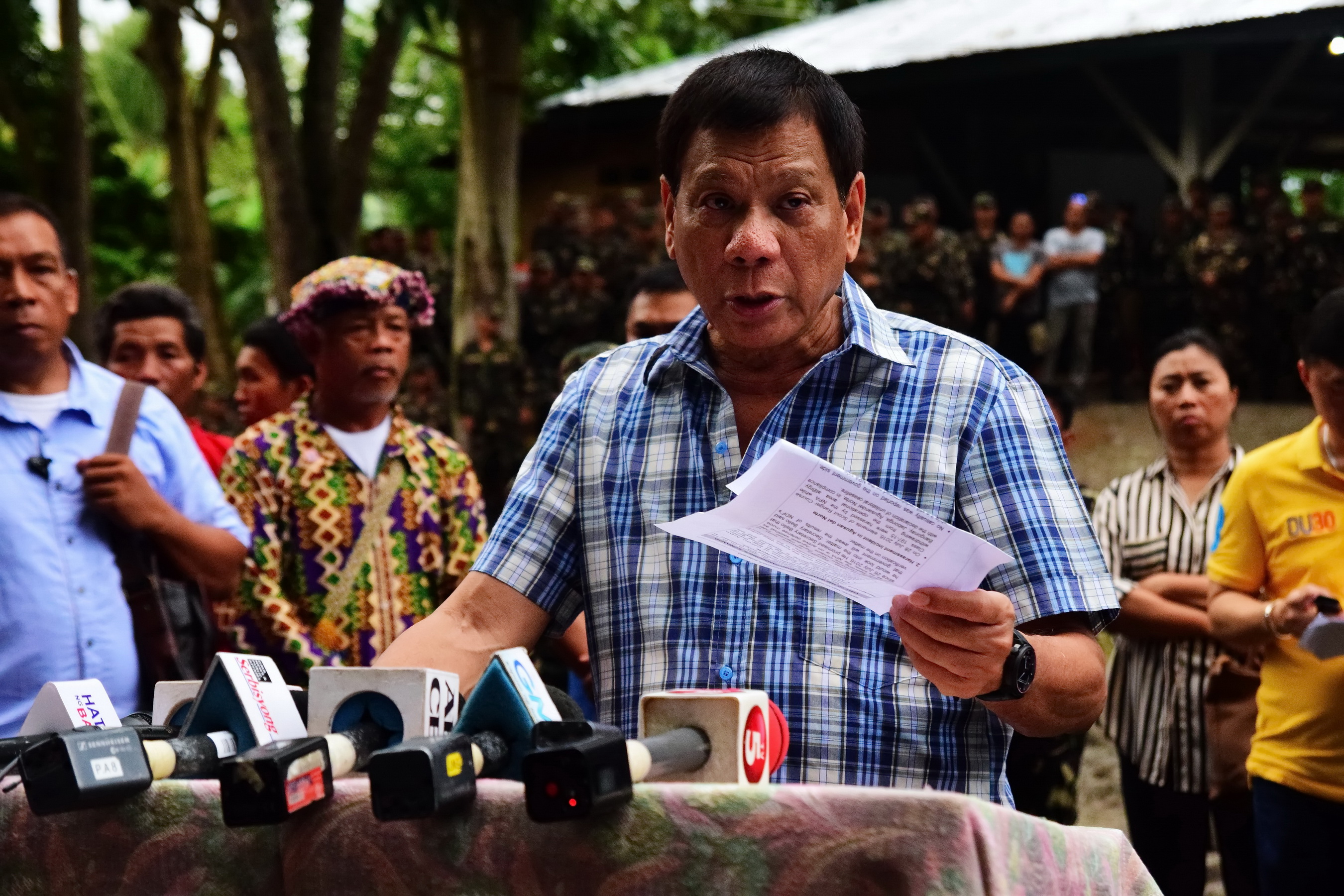 COSTLY. President Rodrigo R. Duterte says the Office of the President spends a minimum of P50,000 to a maximum of P250,000 for cash assistance to soldiers wounded or killed in war. Duterte visited the 60th Infantry Battalion Headquarters at Camp Morgia in Doña Andrea, Asuncion, Davao del Norte on Friday, July 29, 2016 where he met with the Cafgu Active Auxiliary forces who were injured in killed in an NPA attack. RENE LUMAWAG/PPD