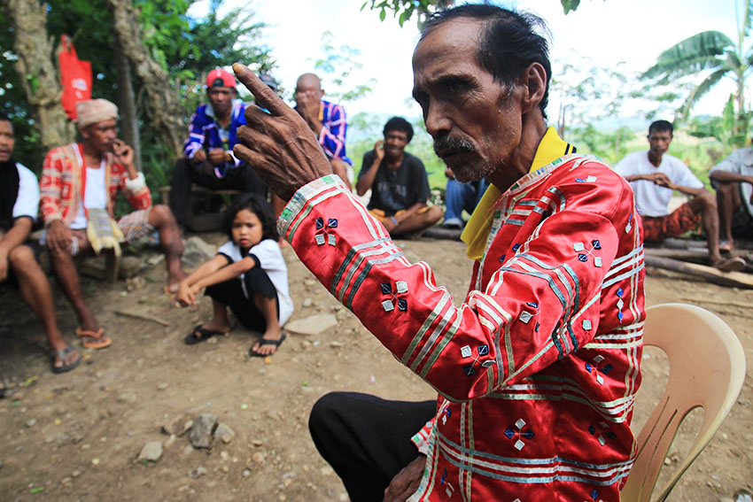 UNFAIR. Datu Gunding, leader of a community of Manobos in Sitio Katindo, Brgy. Malibatuan in Arakan, North Cotabato, laments the unfair trade practices that beset Lumad farmers. He said that after four months worth of labor in the fields, even a bountiful harvest of corn only yields him roughly P1,000 after the additional costs of shelling and trucking. (Paulo C. Rizal/davaotoday.com)
