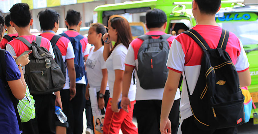 NO BAGS. The city government in Davao is reminding the public of the 'no bag' policy during the Kadayawan festival in August. (Paulo C. Rizal/davaotoday.com)