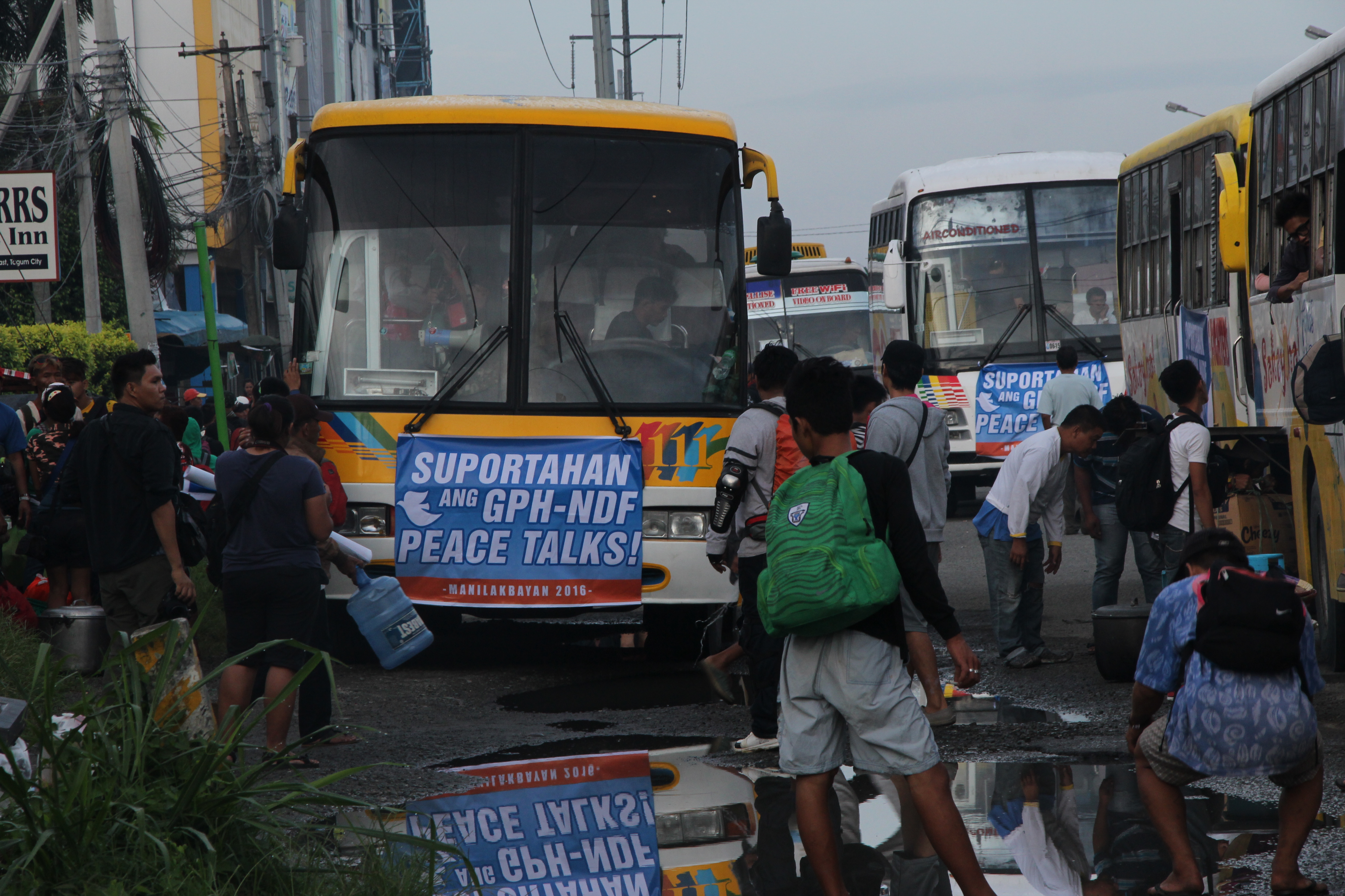 A total of fifteen buses, a truck that serves as the kitchen and a van ferry hundreds of delegates for the Manilakbayan sa SONA.   