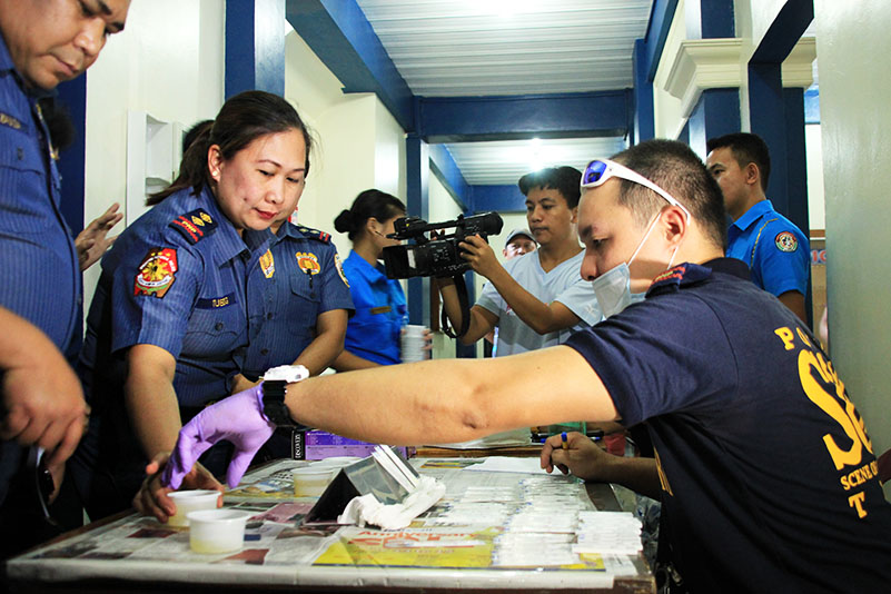 Fifty-six officials of the Davao City Police Office subject themselves to a drug test on Friday, July 15, 2016. All officials yield negative for illegal drugs. (Paulo C. Rizal/davaotoday.com)