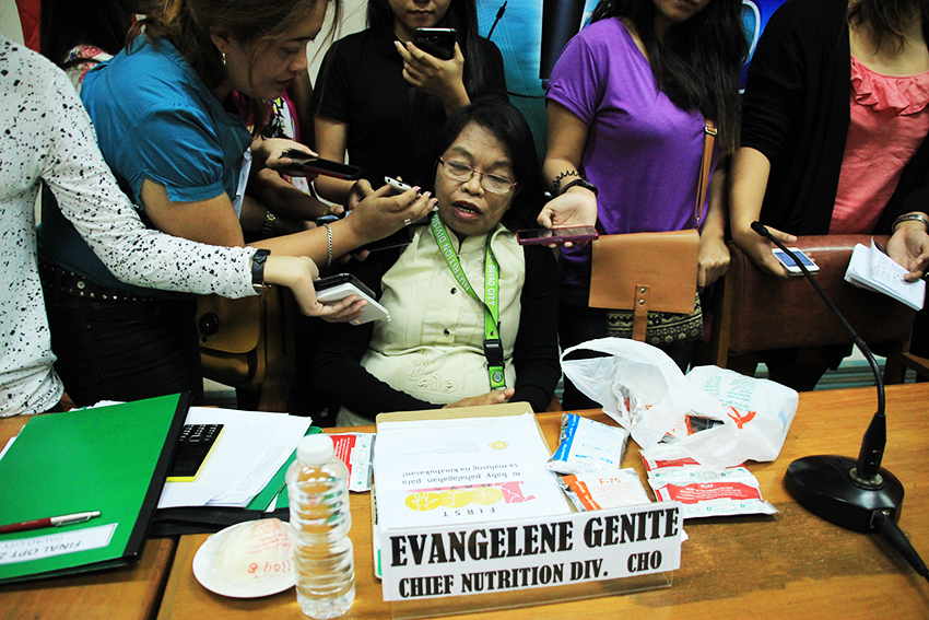 NUTRITION MONTH. City Health Nutrition Chief, Evangeline Genite announces the official start of the "First 1000 days ni Baby, Pahalagahan Para sa Malusog na Kinabukasan." Genitez said under nutrition during the first 1,000 days, starting from conception to the second birthday of the child, results to health problems in the child's later years. (Paulo C. Rizal/davaotoday.com) 