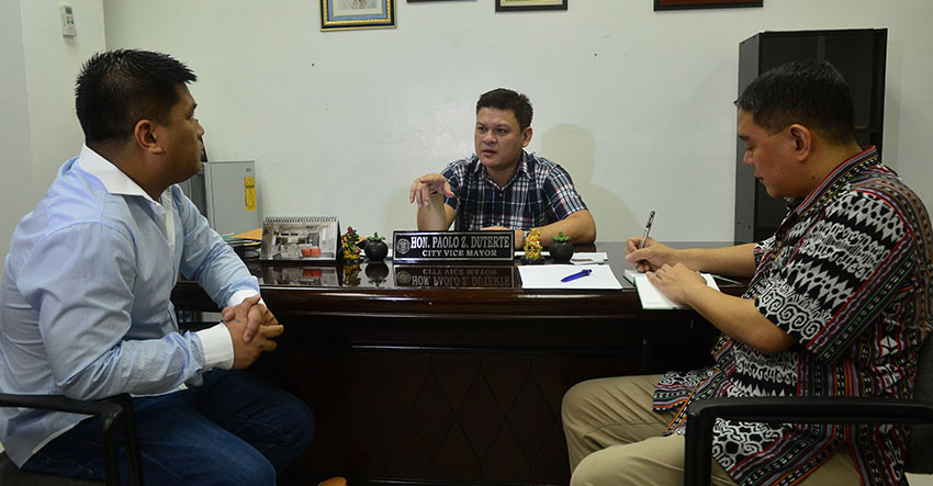 Davao City Acting Mayor Paolo Z. Duterte talks with  Kadayawan 2016 Co-Chairperson Art Boncato Jr. and Councilor Al Ryan Alejandre during the meeting of the Kadayawan executive meeting on Wednesday, July 13. (City Information Office)