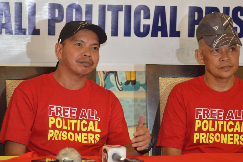 Political detainee, Ariel Arbitrario (left) says they are hopeful that the peace negotiations between the government and the NDF will be successful. Beside him is Eduardo Genelsa, also a political prisoner. They will attend the peace talks in Oslo, Norway on Monday, August 22. (Zea Io Ming C. Capistrano/davaotoday.com)