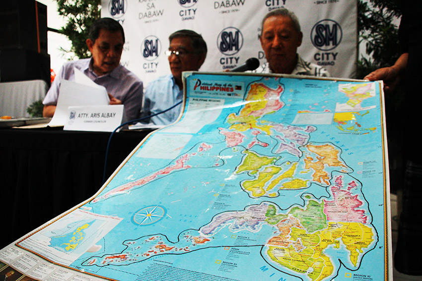 Members of the Kilos Pederalismo sa Pagbabago presents their proposal to divide the Philippines into five federal states or regions, namely:  North Luzon, National Capital Region, South Luzon, Visayas and Mindanao. (L-R) Atty. Ruben Abarquez, former Davao City Councilor Atty. Aris Albay, and Architect Florencio Gavino III. (Paulo C. Rizal/davaotoday.com)