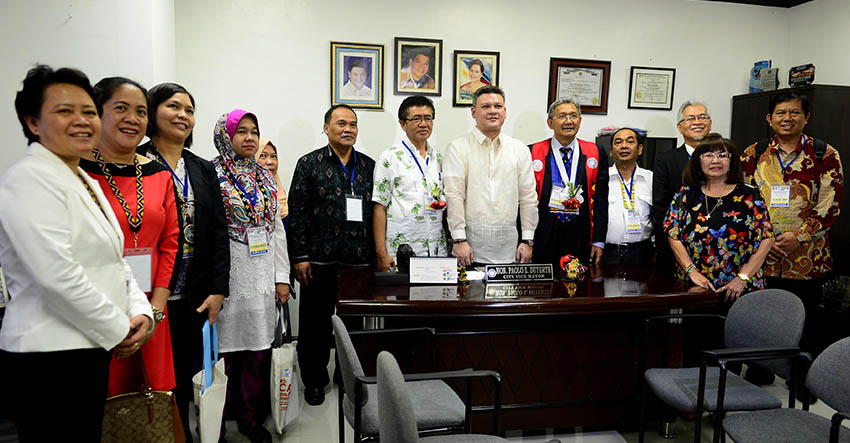 Members of the Association of Southeast Asian Nations, who are in the city for a 3-day Asean environmental forum pay a courtesy visit to Davao City Vice Mayor Paolo Duterte Tuesday, August 30. (City Information Office)