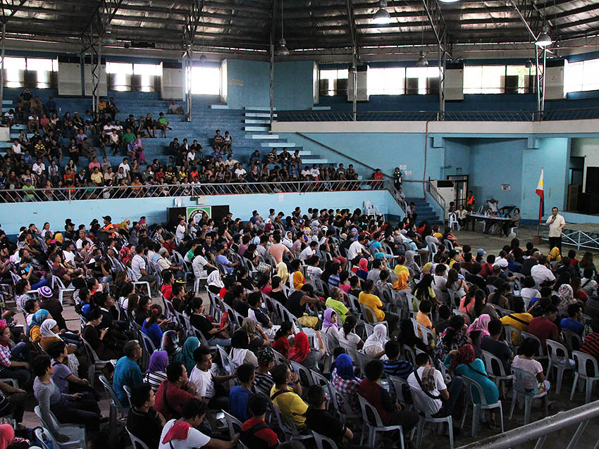 Around 600 ukay-ukay stall owners converge in Almendras Gym, Davao City to secure permits to conduct business in the Roxas Night Market, where only 137 will be selected by way of drawing of lots. (Paulo C. Rizal/davaotoday.com)